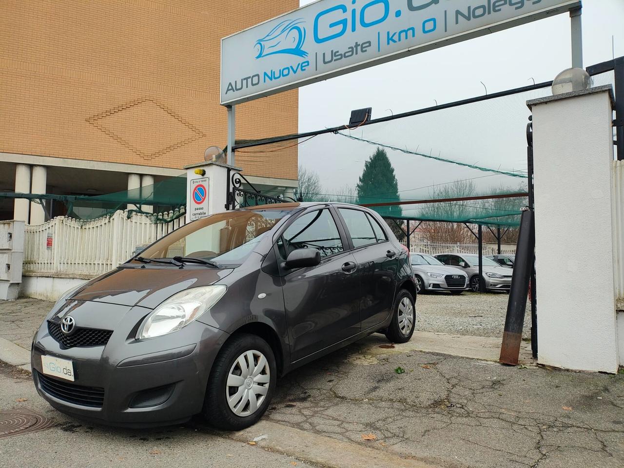 TOYOTA YARIS 1.0 70 CV KM 111938-2010