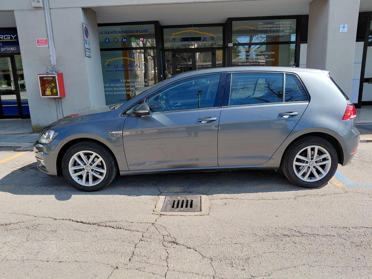 Volkswagen Golf Business 1.5 TGI BlueMotion #10224