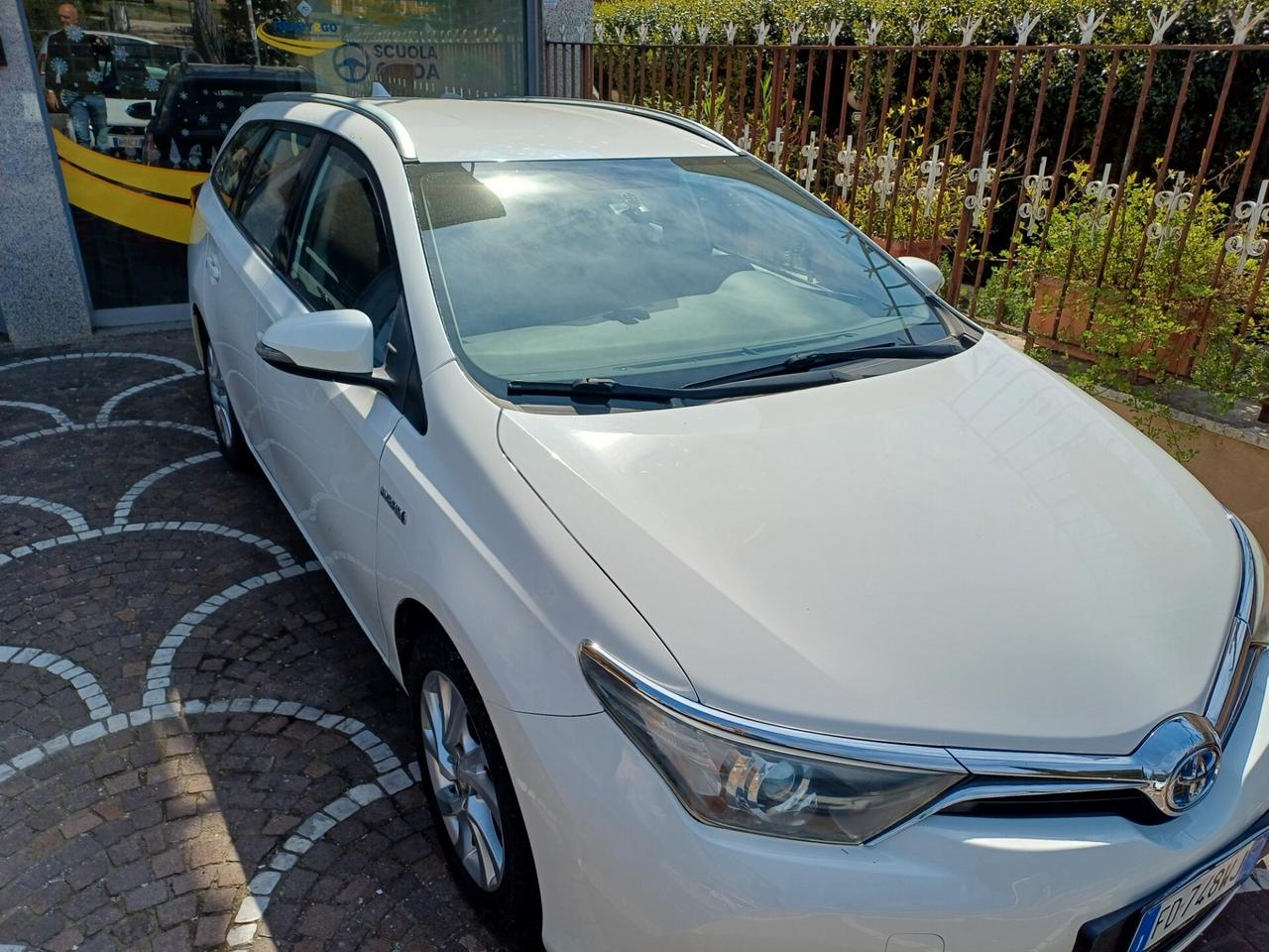 Toyota Auris Touring 1.8 Hybrid Business