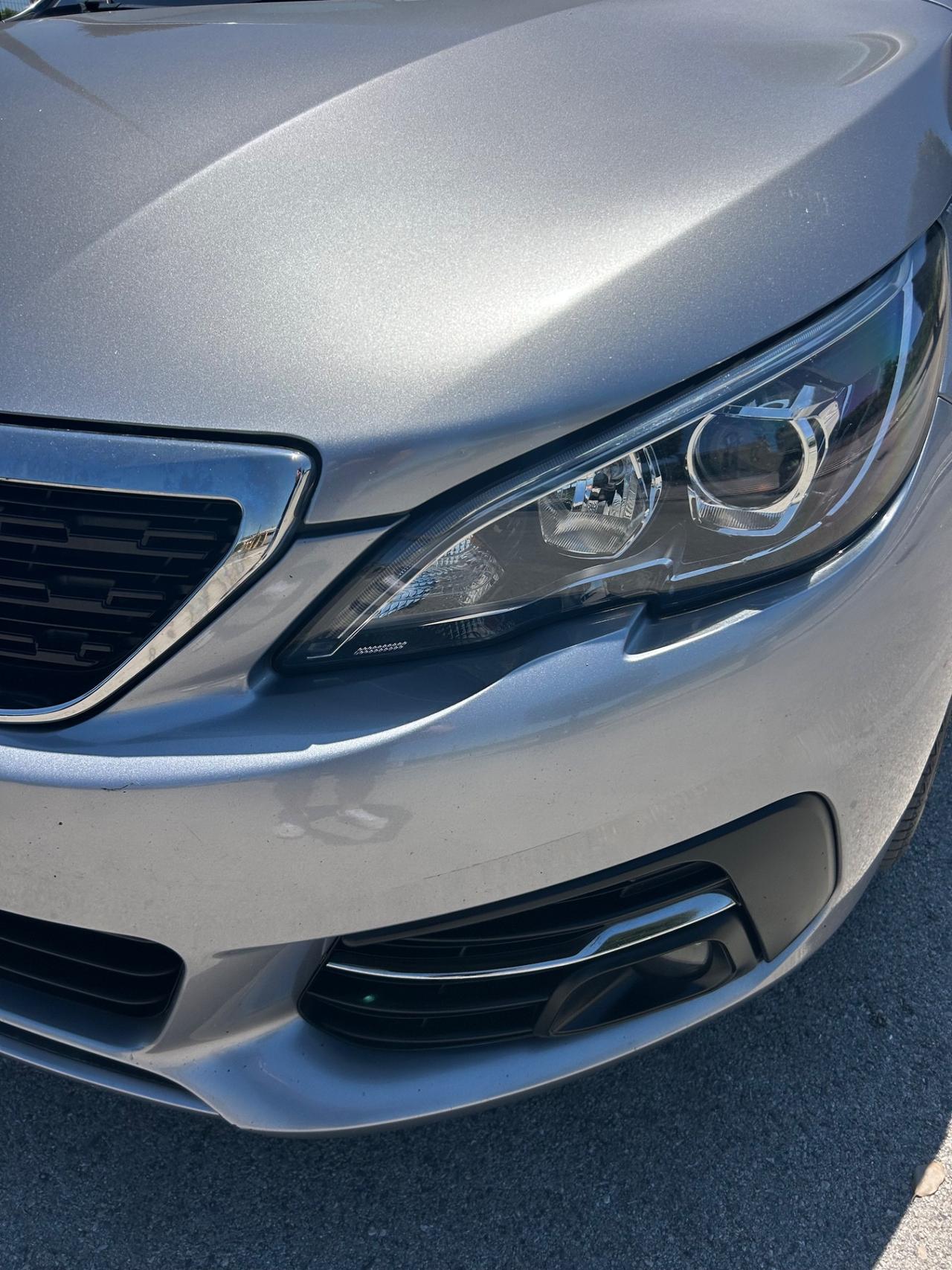 Peugeot 308 BlueHDi 130 S&S SW Allure da vetrina
