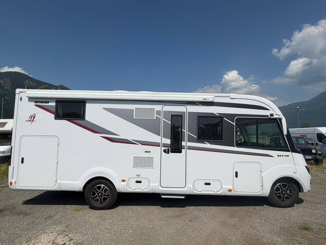 Rapido motorhome del 2025 in saldo 036