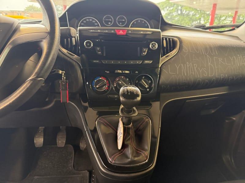 LANCIA YPSILON 1.2 69 CV 5 PORTE ELEFA