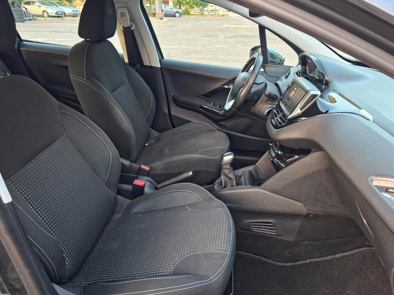 Peugeot 208 PureTech 82 5 porte Allure E6b Manuale NEO 2017