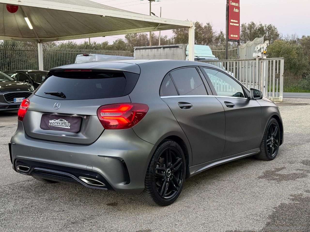 MERCEDES-BENZ A 180 d Automatic Premium