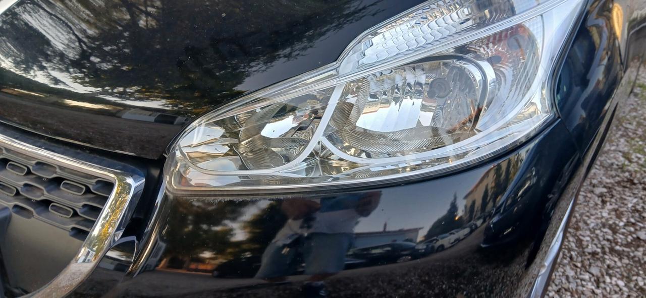 Peugeot 208 PureTech 82 5 porte Allure