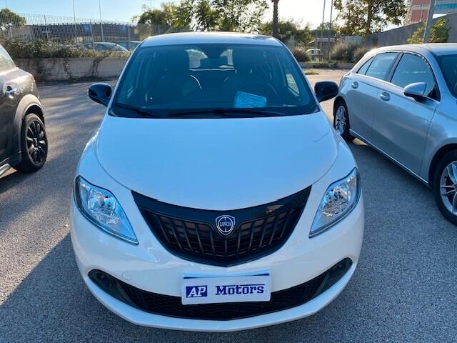 Lancia Ypsilon 1.0 FireFly 5 porte S&S Hybrid Ecochic Silver 2023