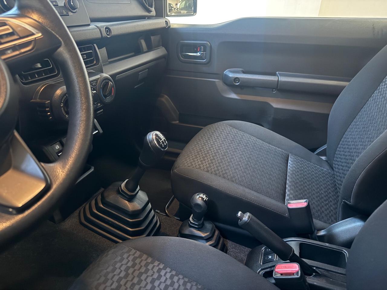 Suzuki Jimny 1.5 5MT PRO (N1)