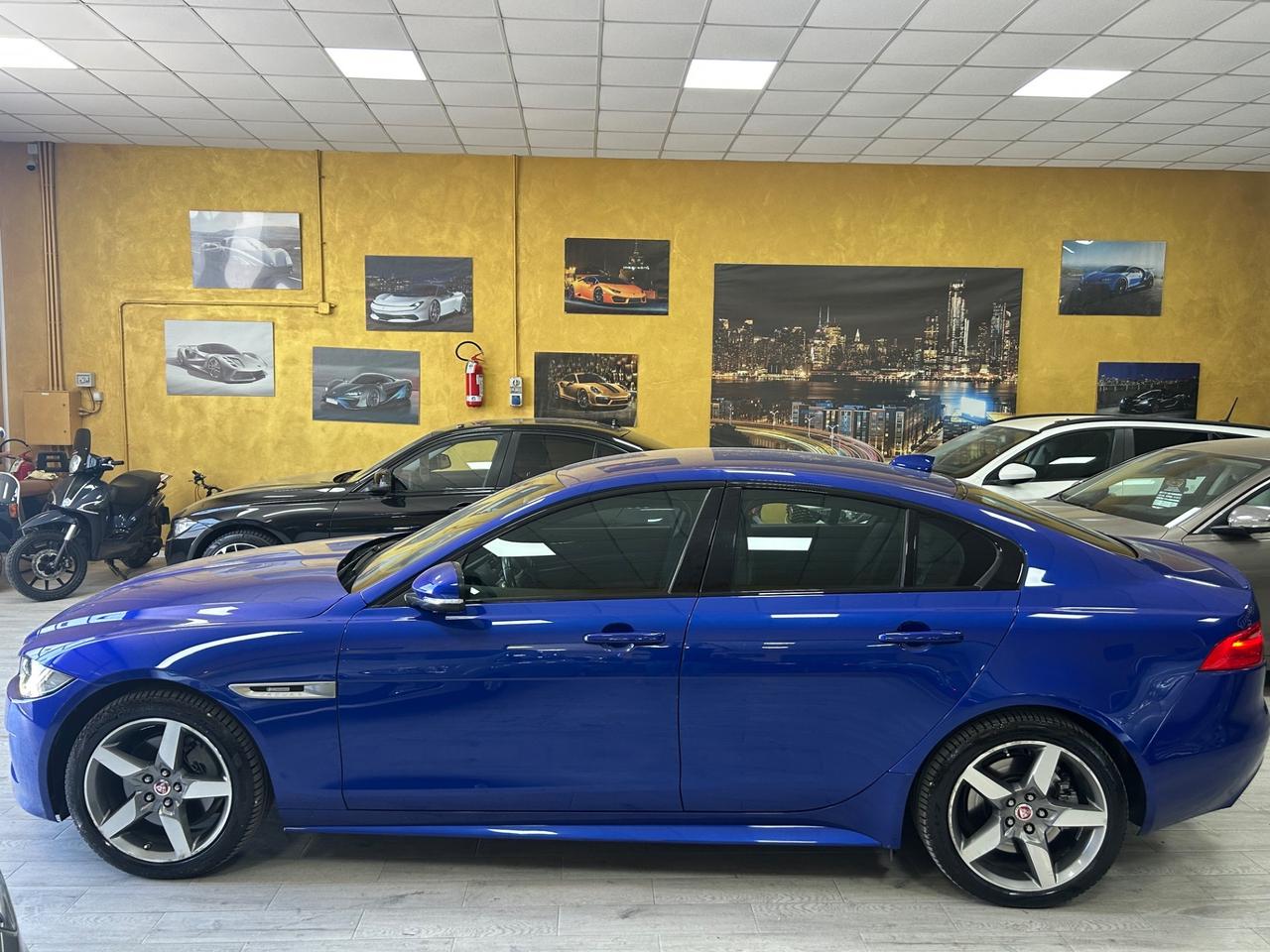 JAGUAR XE 2.0 D 240 cv R-SPORT “FULL FULL”-2017