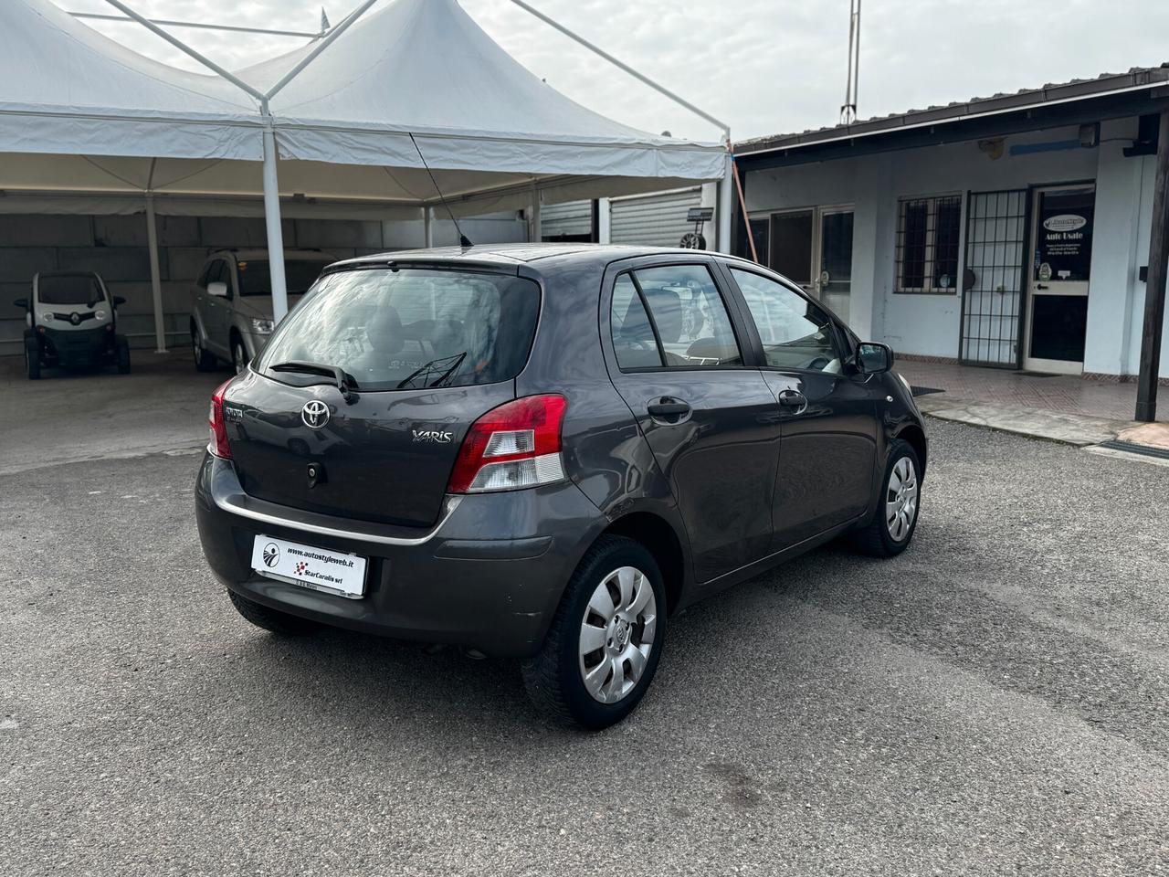 Toyota Yaris 1.0 69 Cv - NEOPATENTATI 2010