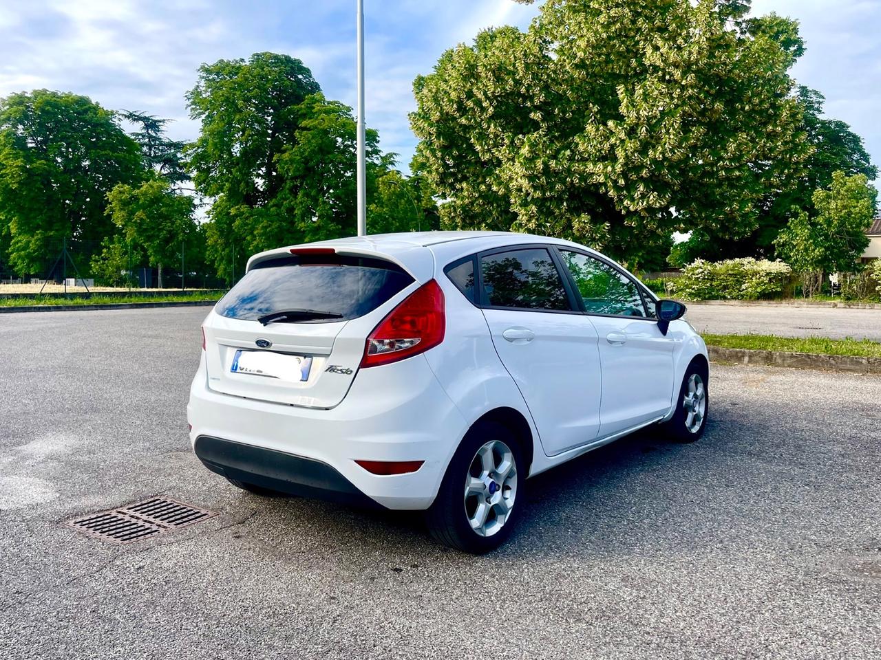 Ford Fiesta 1.4 TDCi 70CV 5 porte Titanium