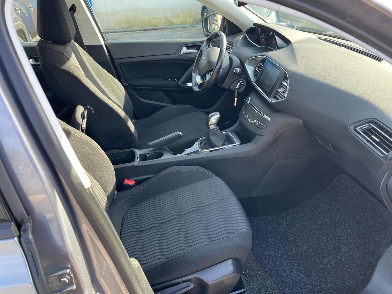 Peugeot 308 5P-1.6 hdv/100cv-km 118000-12/2015