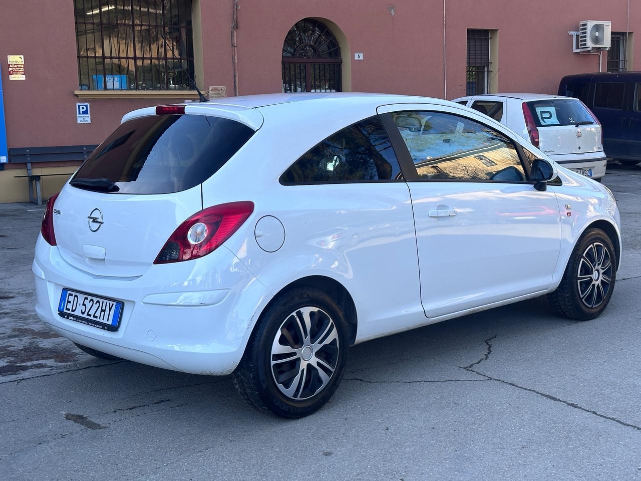 Opel Corsa 1.2 3 porte Sport Neopatentati unipro