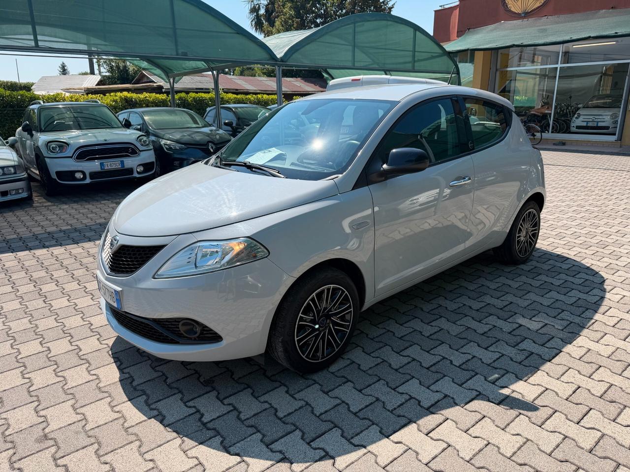 Lancia Ypsilon 1.0 FireFly 5 porte S&S Hybrid Ecochic Gold