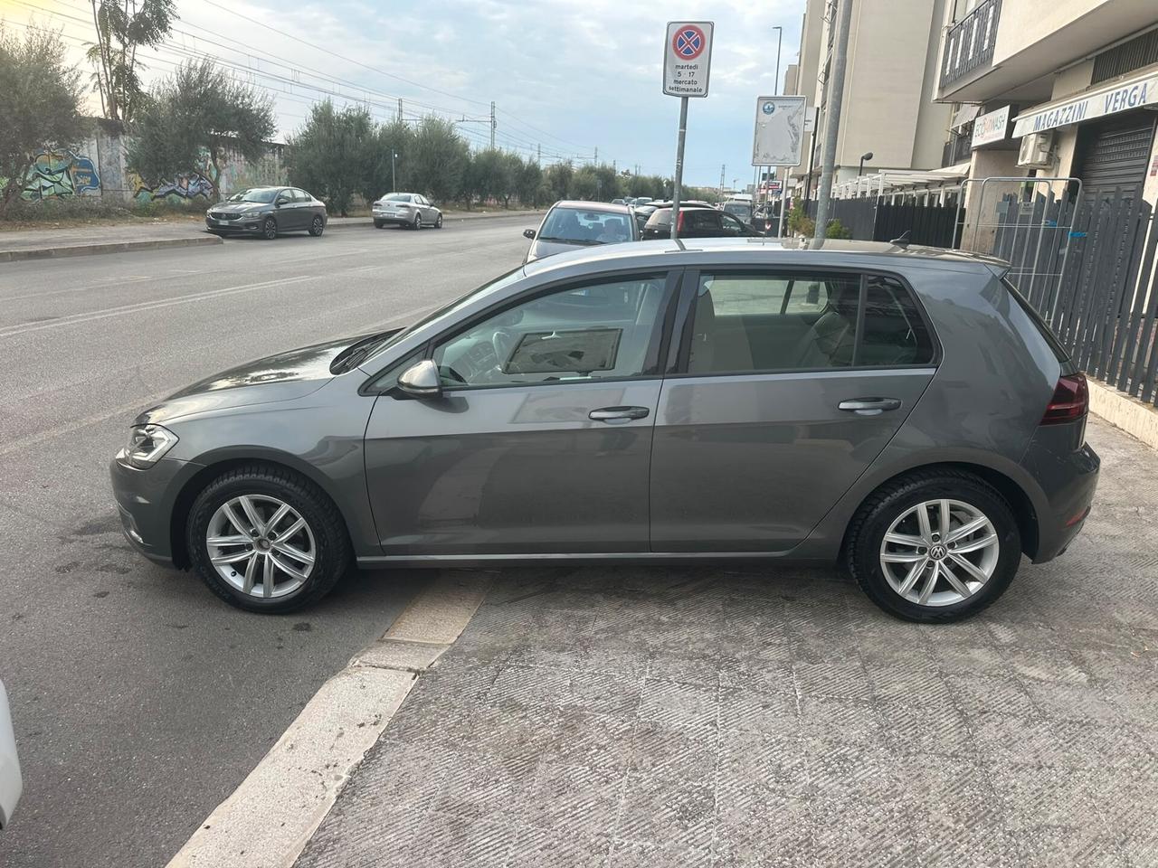 Volkswagen Golf 1.6 TDI 115 CV 5p. Business BlueMotion Technology