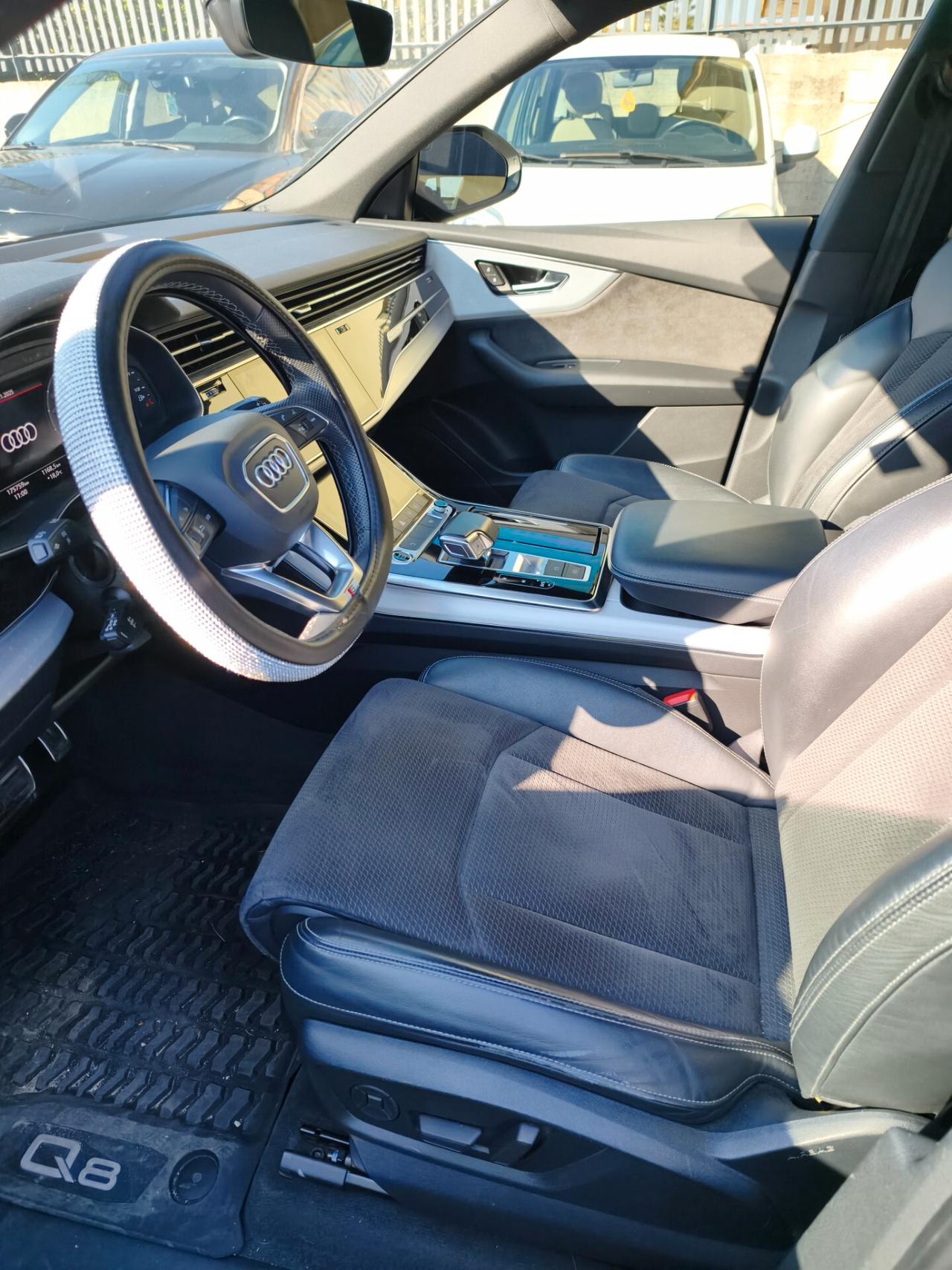 Audi Q8 50 TDI 286 CV quattro tiptronic Sport s-line identity Black Total