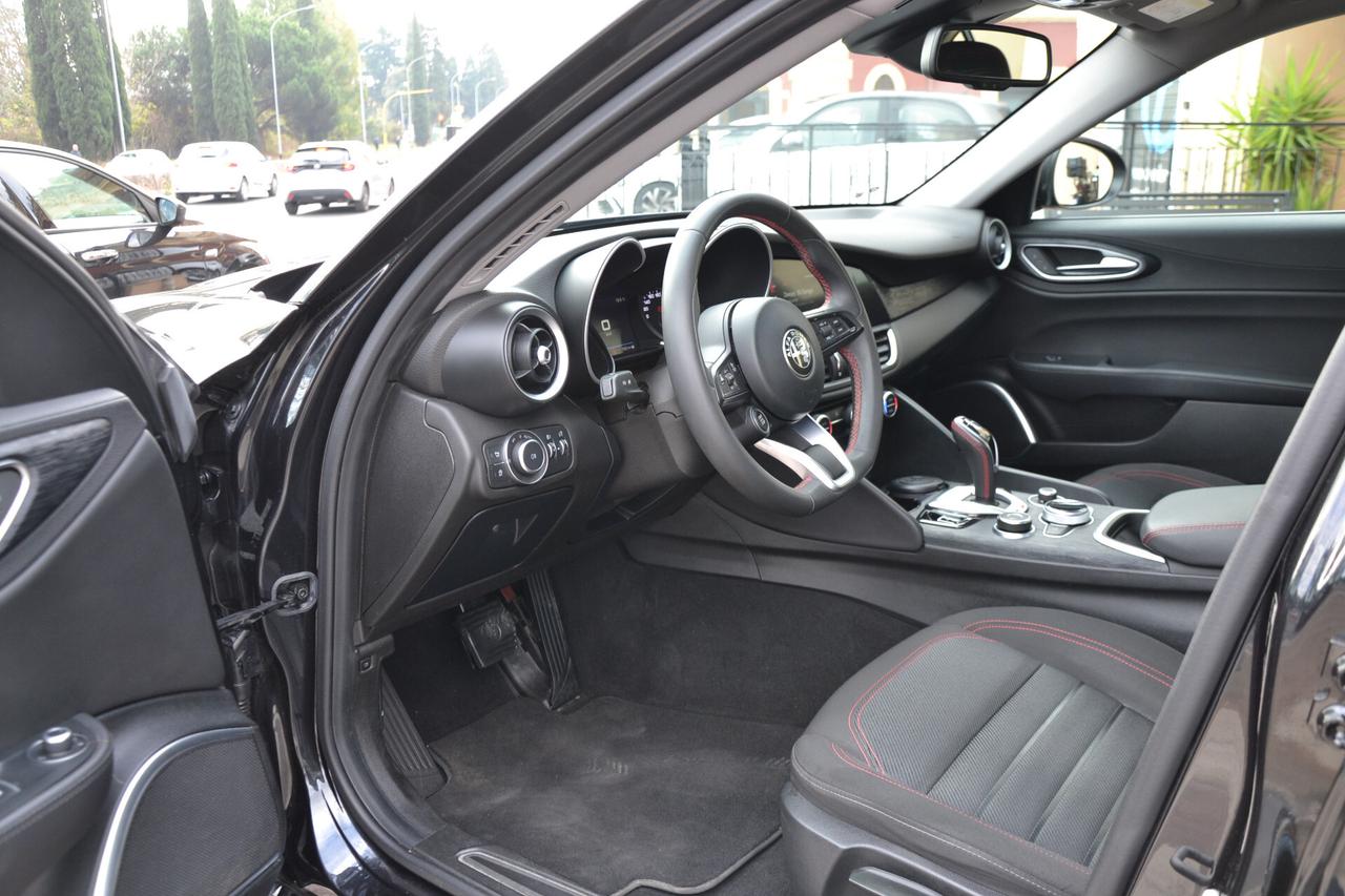 Alfa Romeo Giulia 2.0 TURBO 200CV AT8! Prezzo vero senza vincoli Unipro, fatturabile e italiana Garanzia 12 mesi inclusa!
