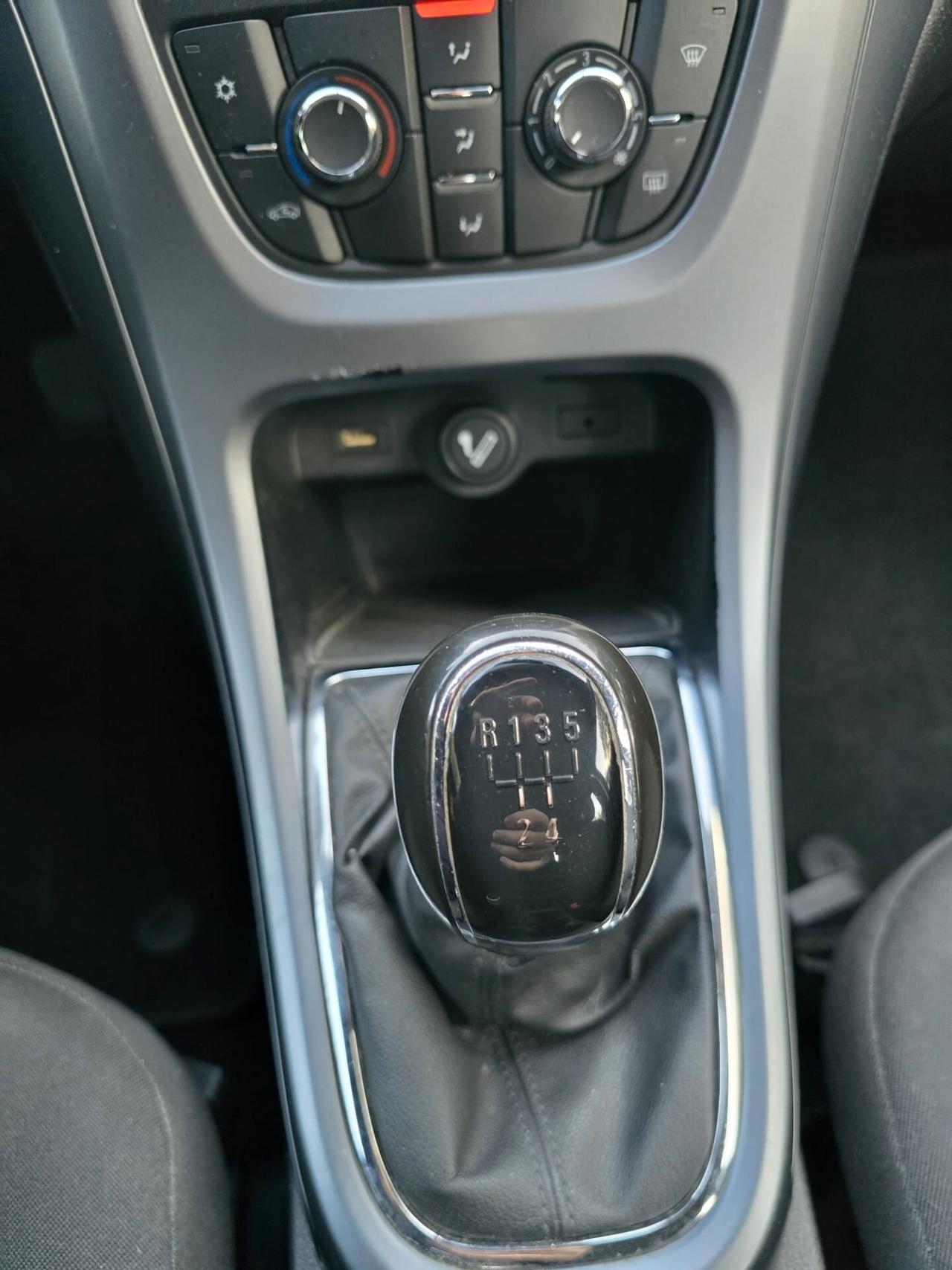 Opel Astra 1.4 100CV OK NEOPATENTATI - 2013