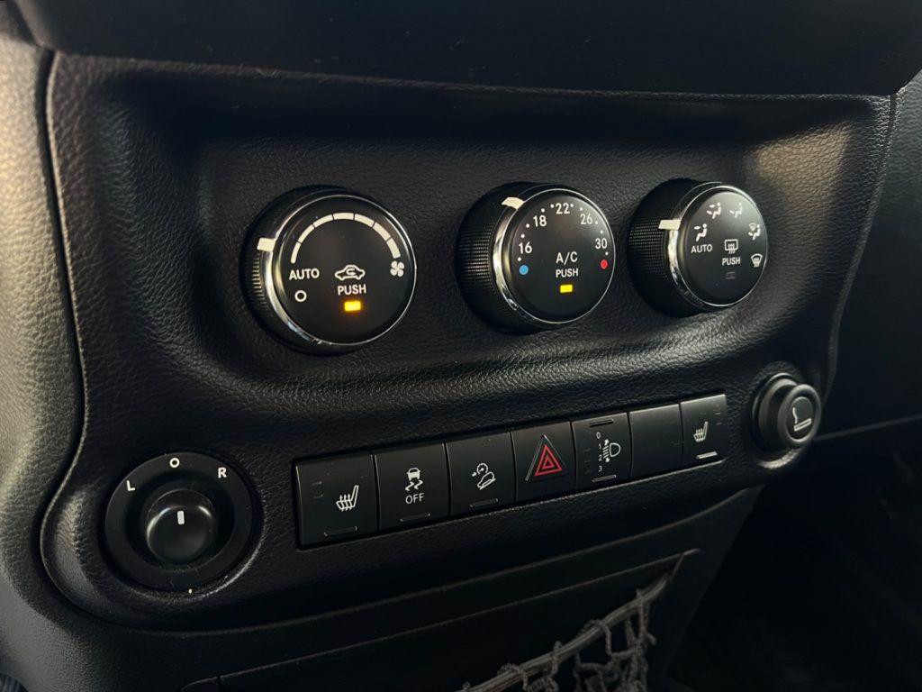 Jeep Wrangler 2.8 CRD DPF Sahara Auto Euro6