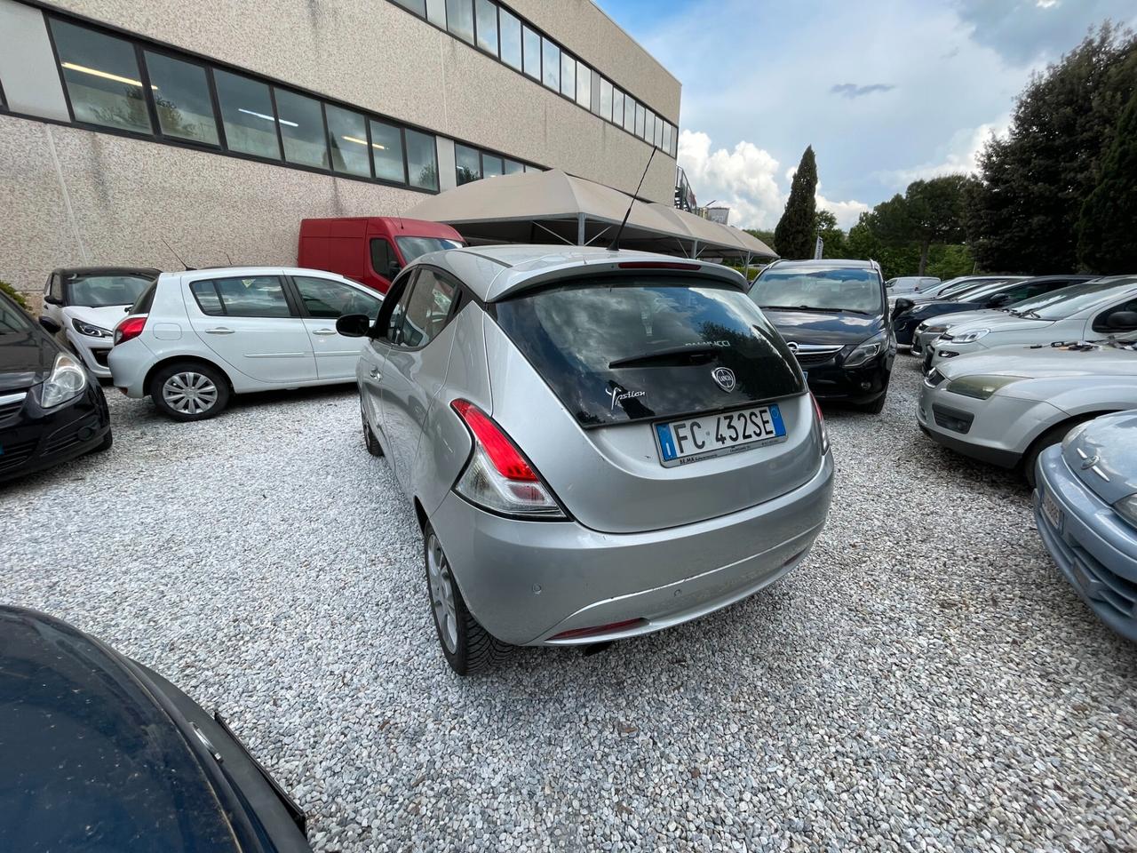 Lancia Ypsilon 1.2 69 CV 5 porte Gold