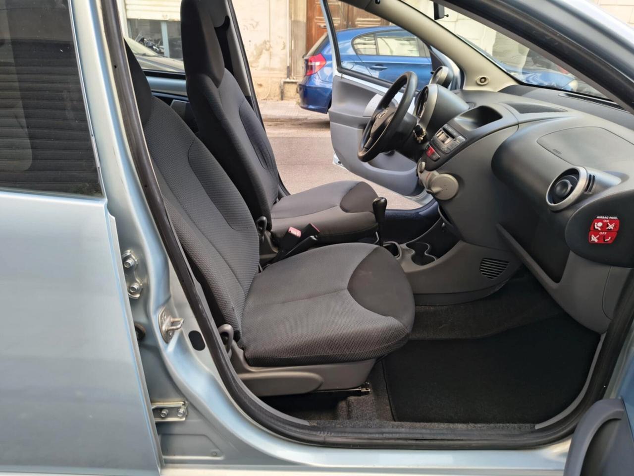 Toyota Aygo 1.0 12V VVT-i 5 porte Sol