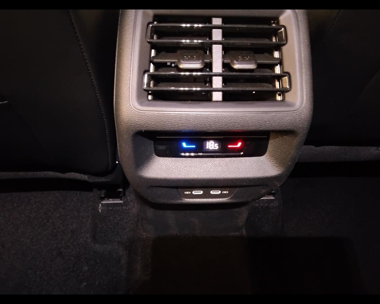 VOLKSWAGEN Tiguan III 2024 - Tiguan 1.5 tsi ehybrid Life 204cv dsg