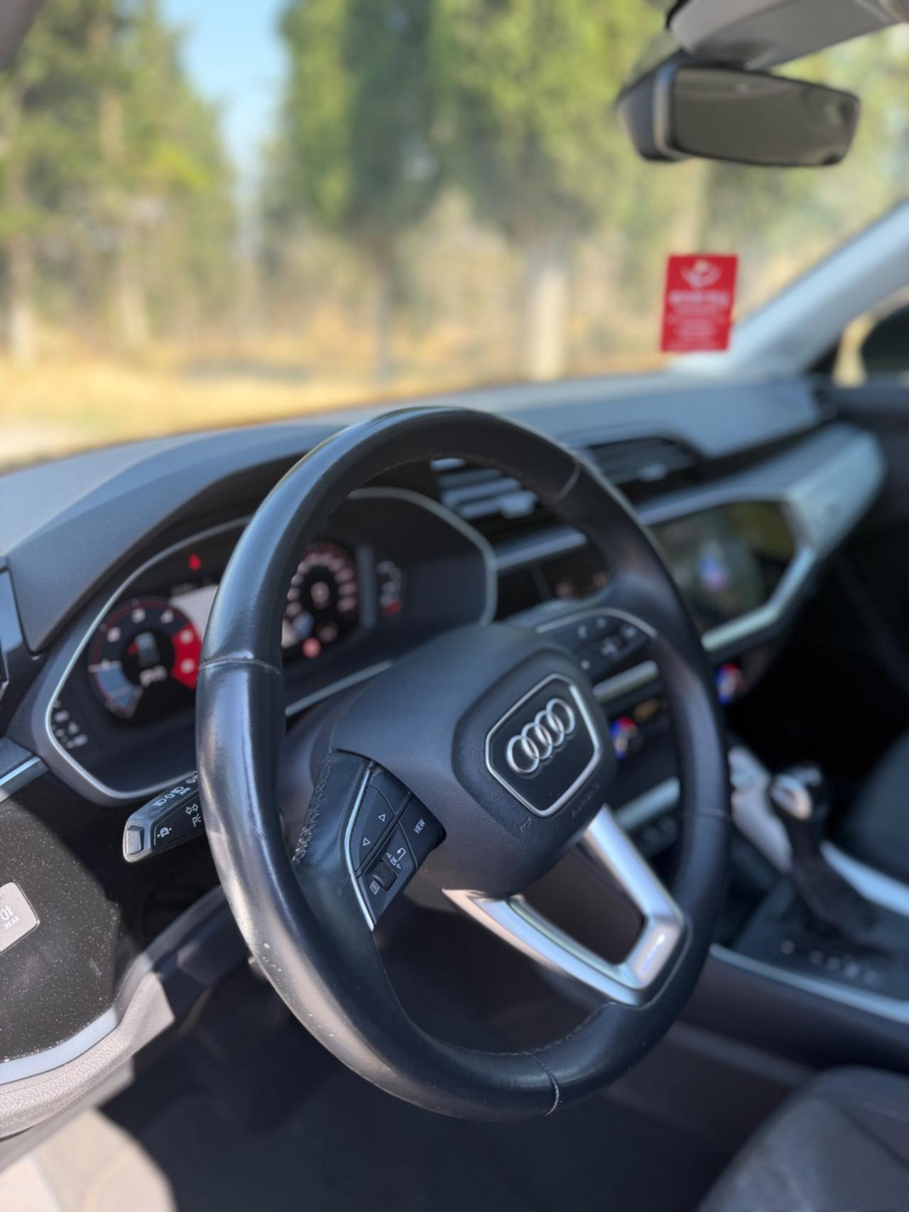 Audi Q3 35 TDI S tronic Business Advanced MATRIX /CAMERA/FULL
