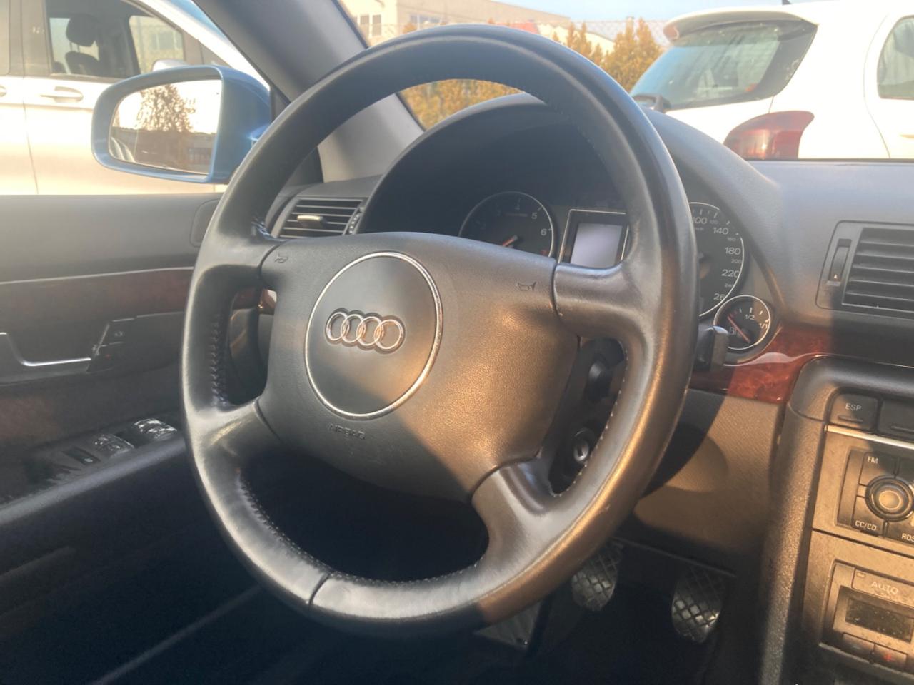 AUDI A4 BERLINA (DA VETRINA) PROPRIETARIO UNICO