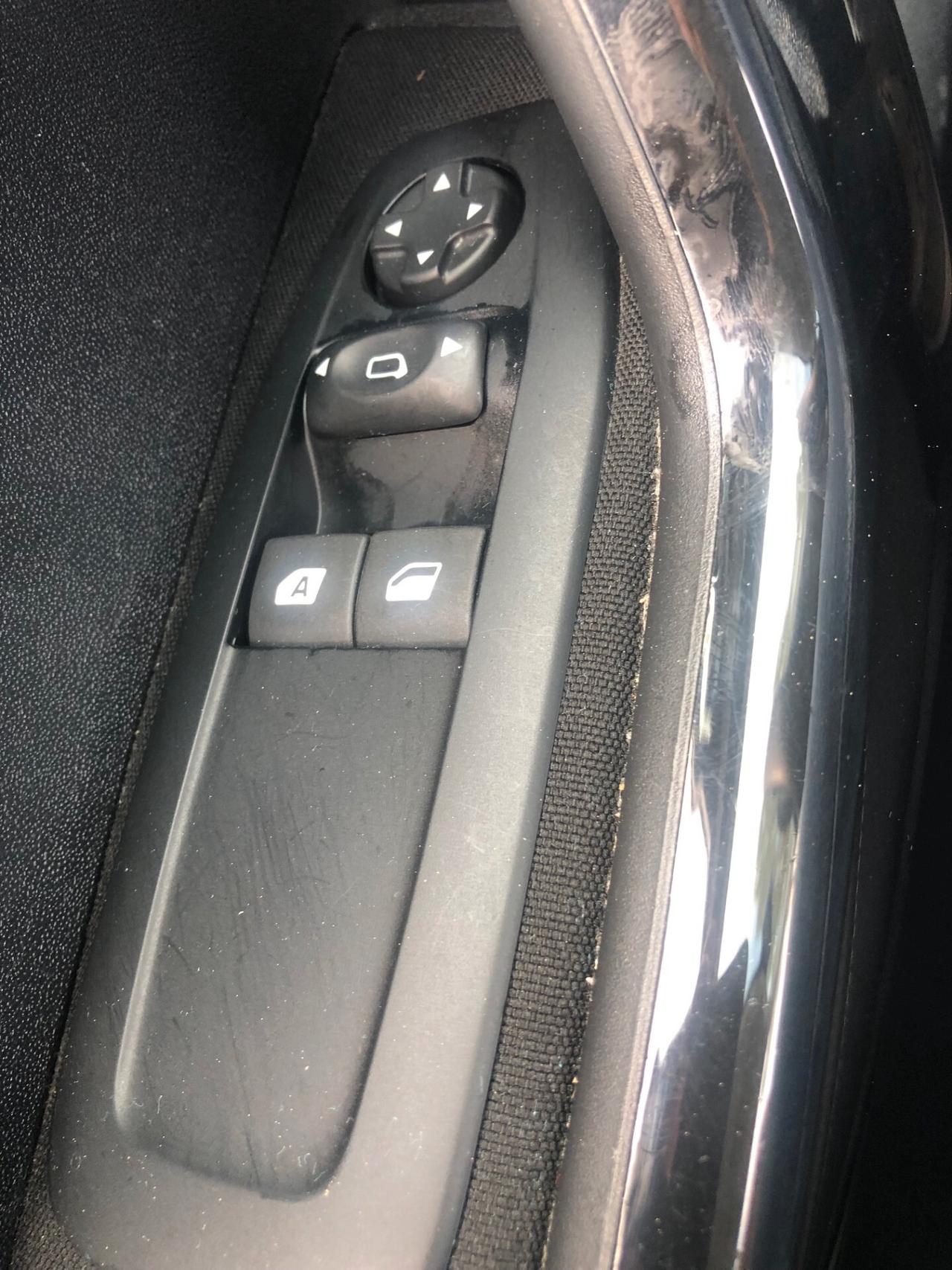 Peugeot 208 1.4 HDi 68 CV 5 porte Active