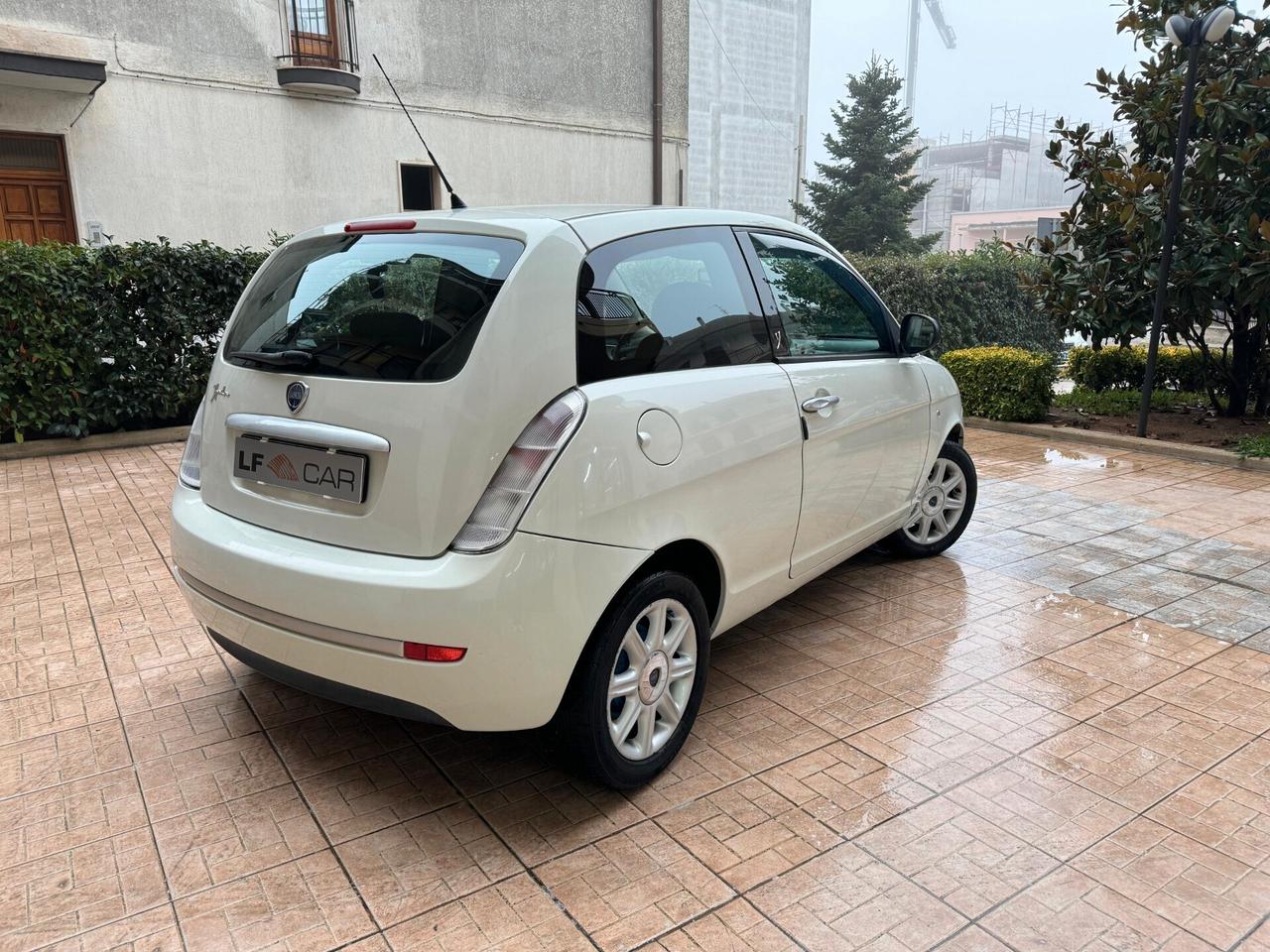 Lancia Ypsilon 1.3 MJT 90 cv 5 posti