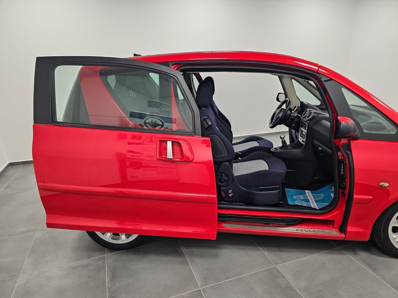 Peugeot 1007 1.4 Trendy - NeoPatentati