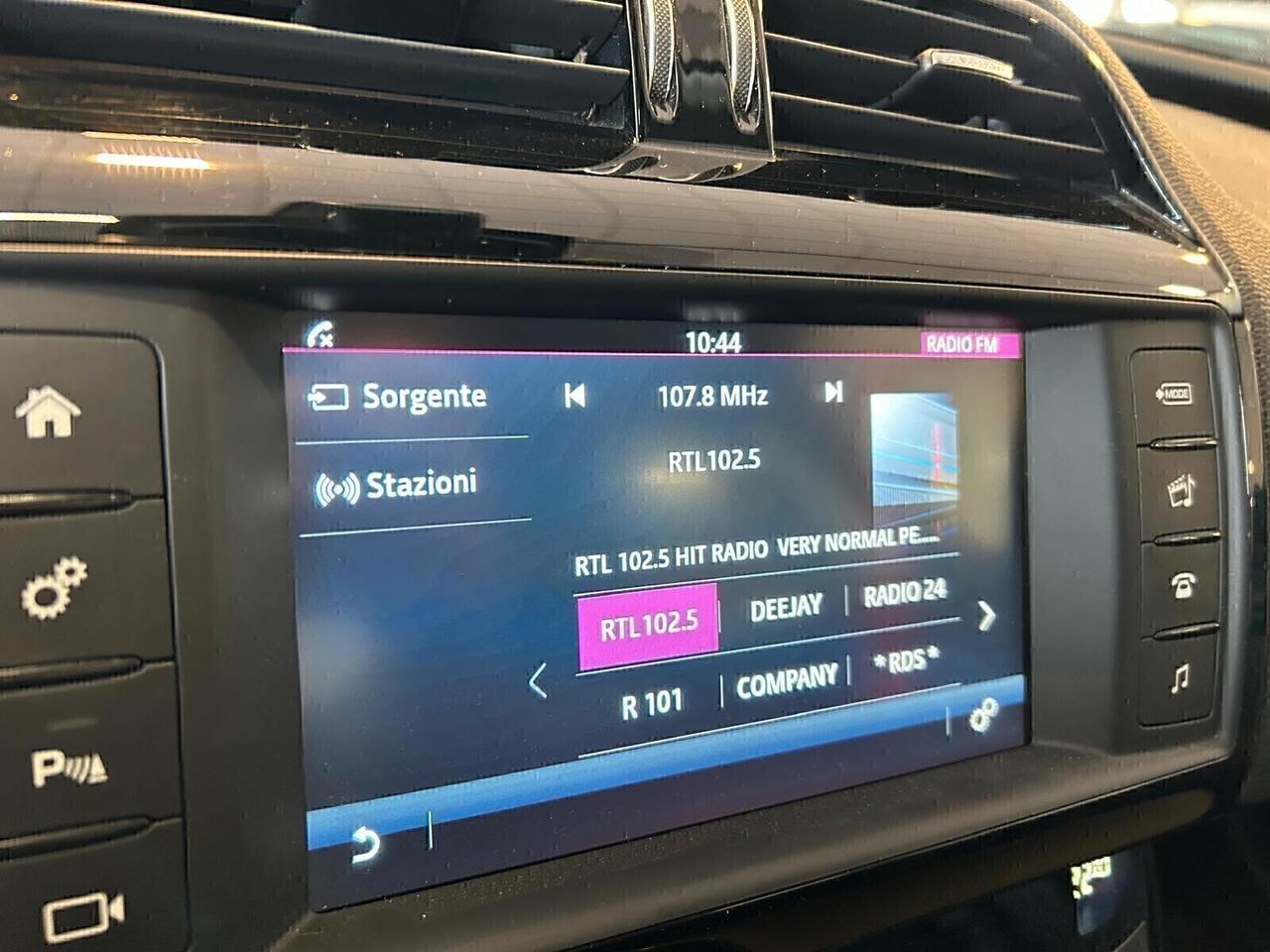 Jaguar XE PURE 2.0 D Turbo 180 CV aut.