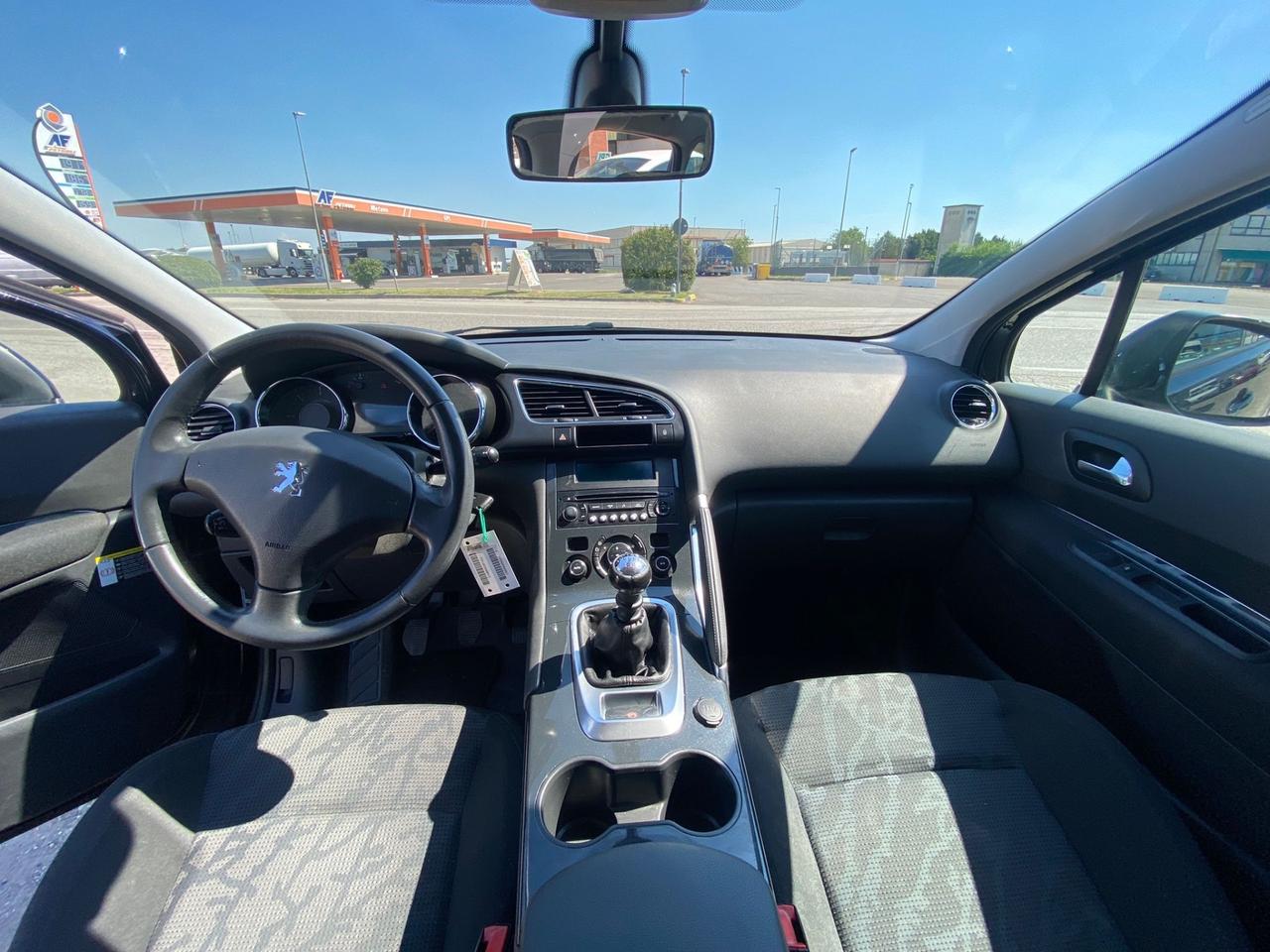 Peugeot 3008 1.6 HDi 115CV Business