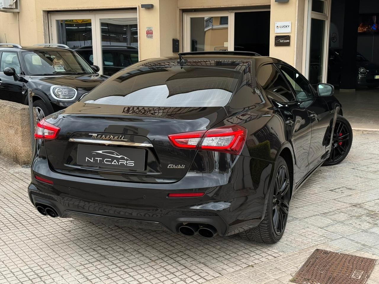 Maserati Ghibli V6 Diesel 275 CV Gransport Nerissimo