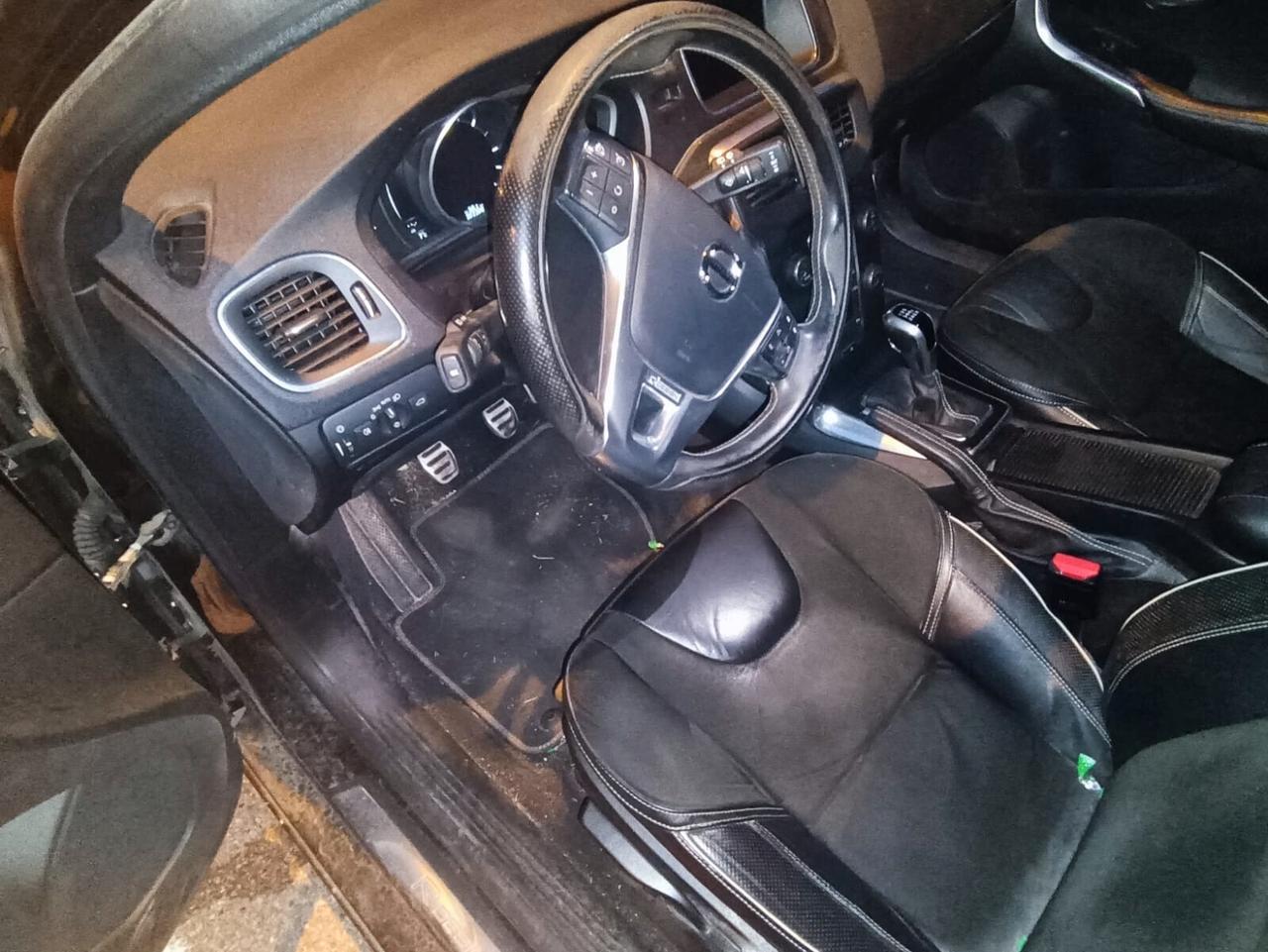 Volvo V40 D3 R-design