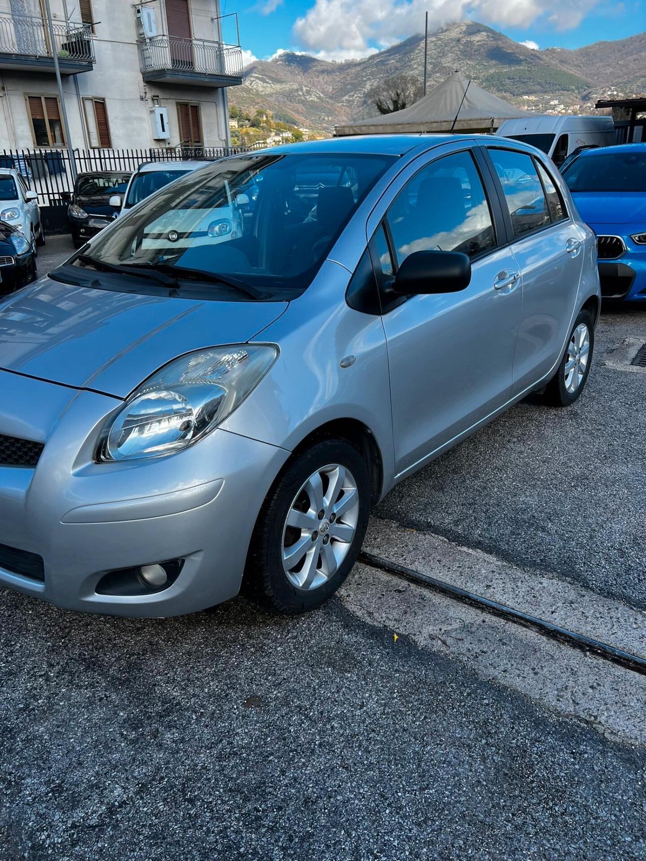 Toyota Yaris 1.0 5 porte