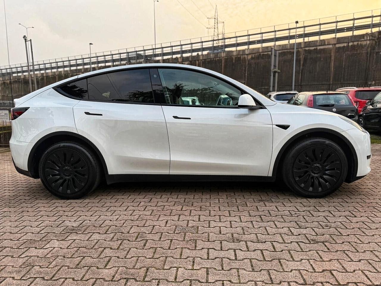 Tesla Model Y Long Range AWD