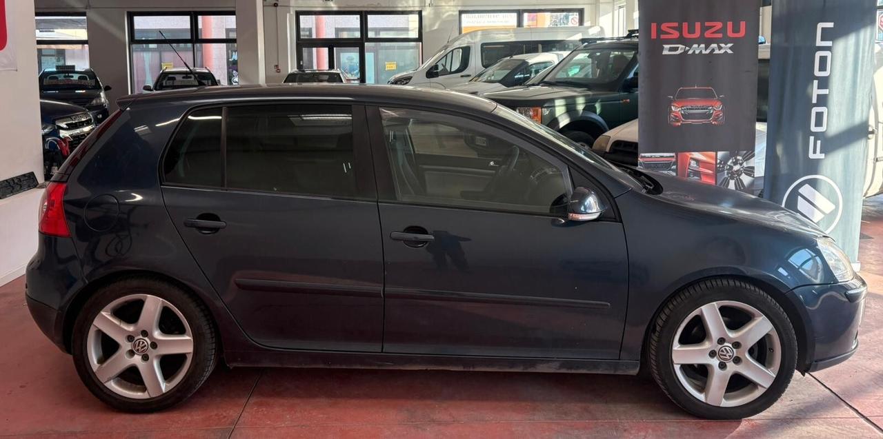 VOLKSWAGEN GOLF serie5 DIESEL 1900 CV 105 PER NEOPATENTATI Km 210.348 garanzia 12 mesi