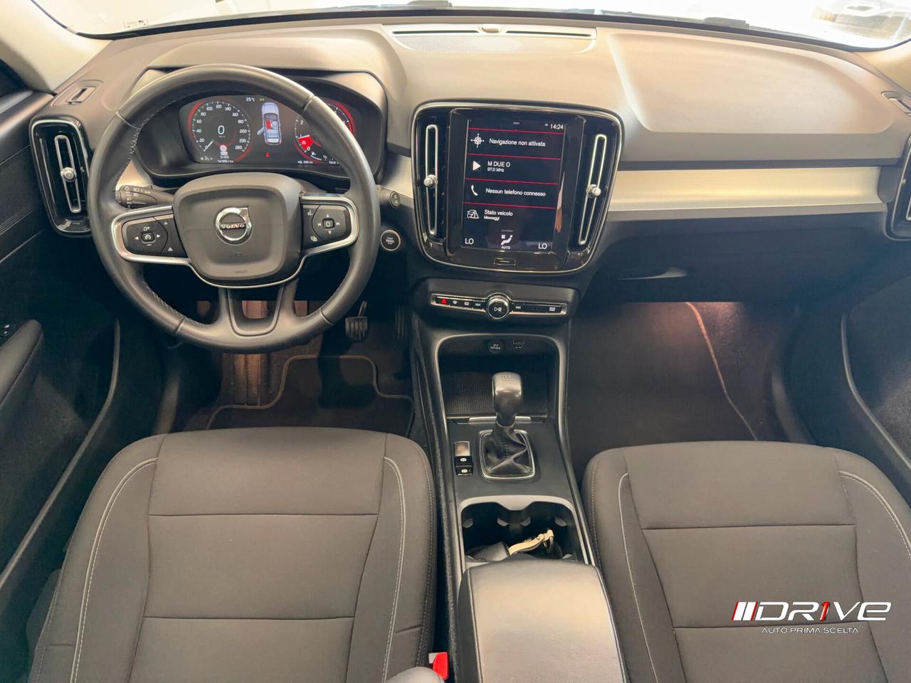 VOLVO XC40 (2017-->) XC40 T2 Momentum