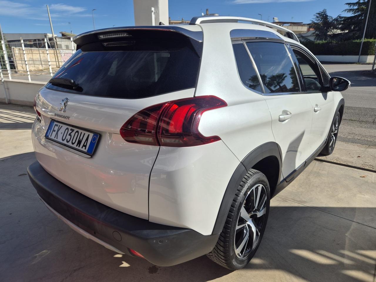 Peugeot 2008 BlueHDi 100 Allure