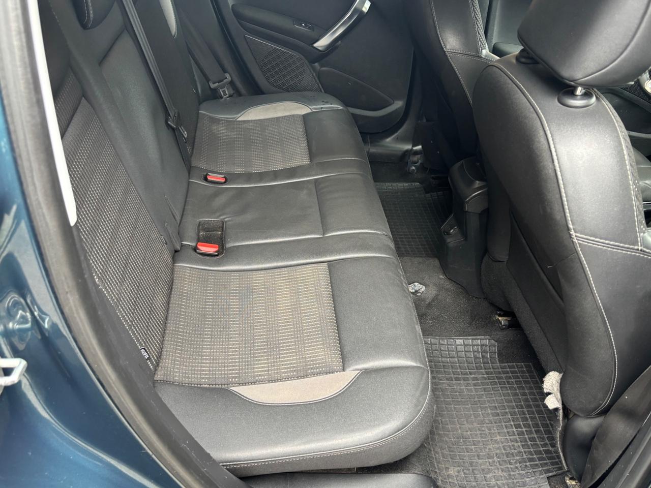 Peugeot 2008 BlueHDi 100 S&S allure accessioriata