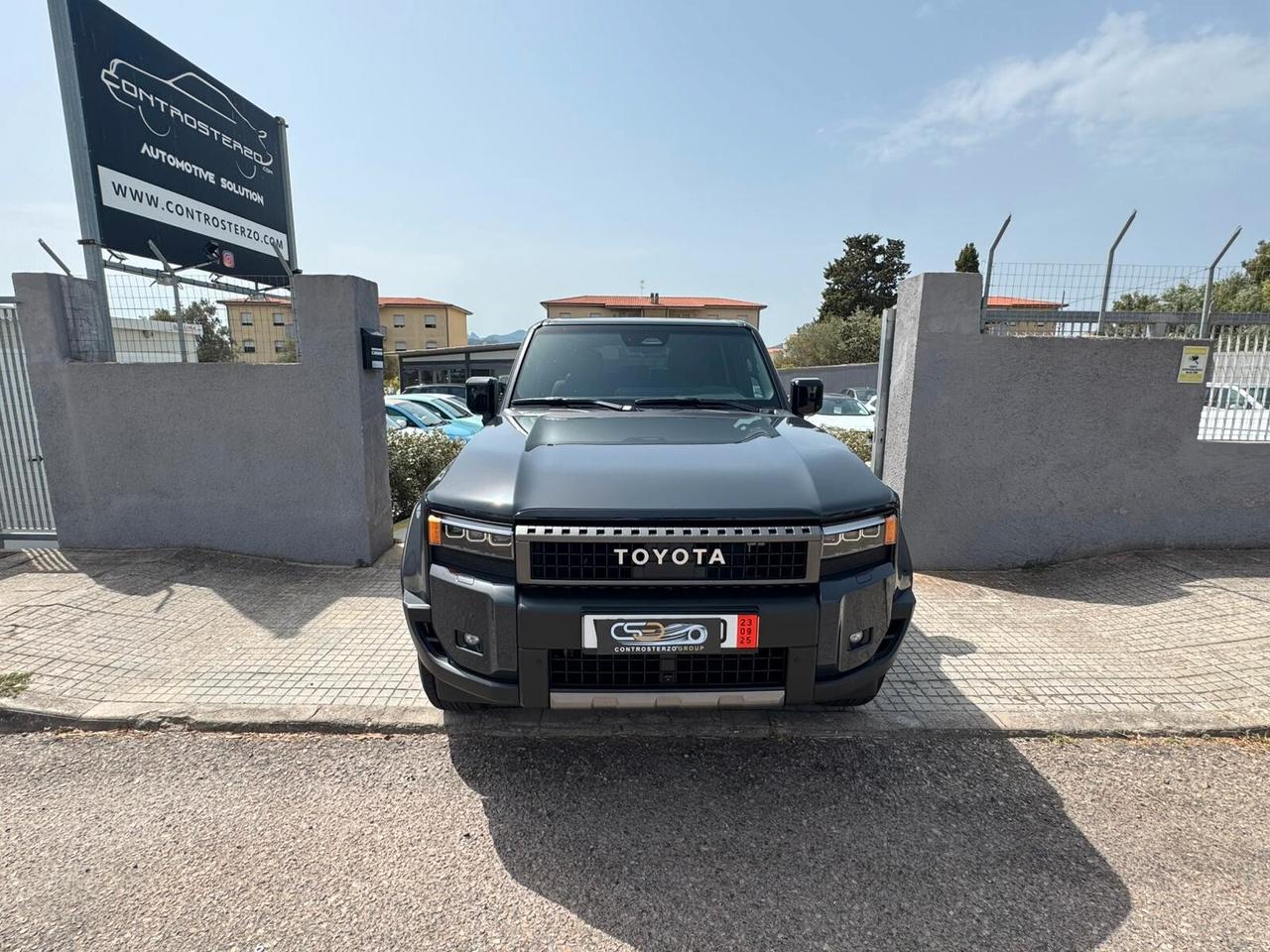 TOYOTA LAND CRUISER 7 POSTI - KM ZERO