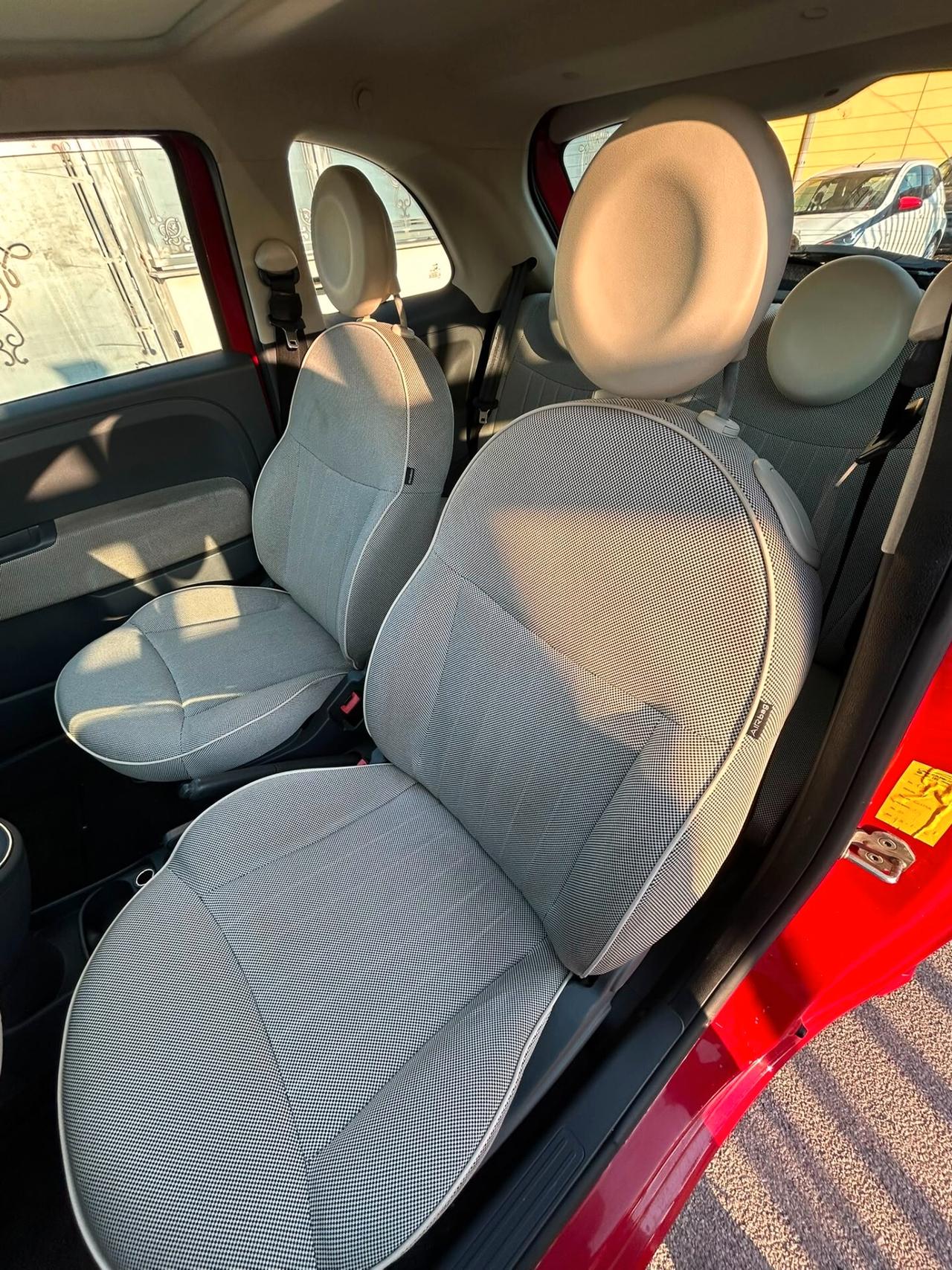 Fiat 500 1.2 Lounge CAMBIO AUTOMATICO ANNO 2010