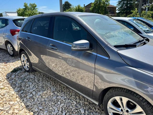 MERCEDES-BENZ B 180 d Business