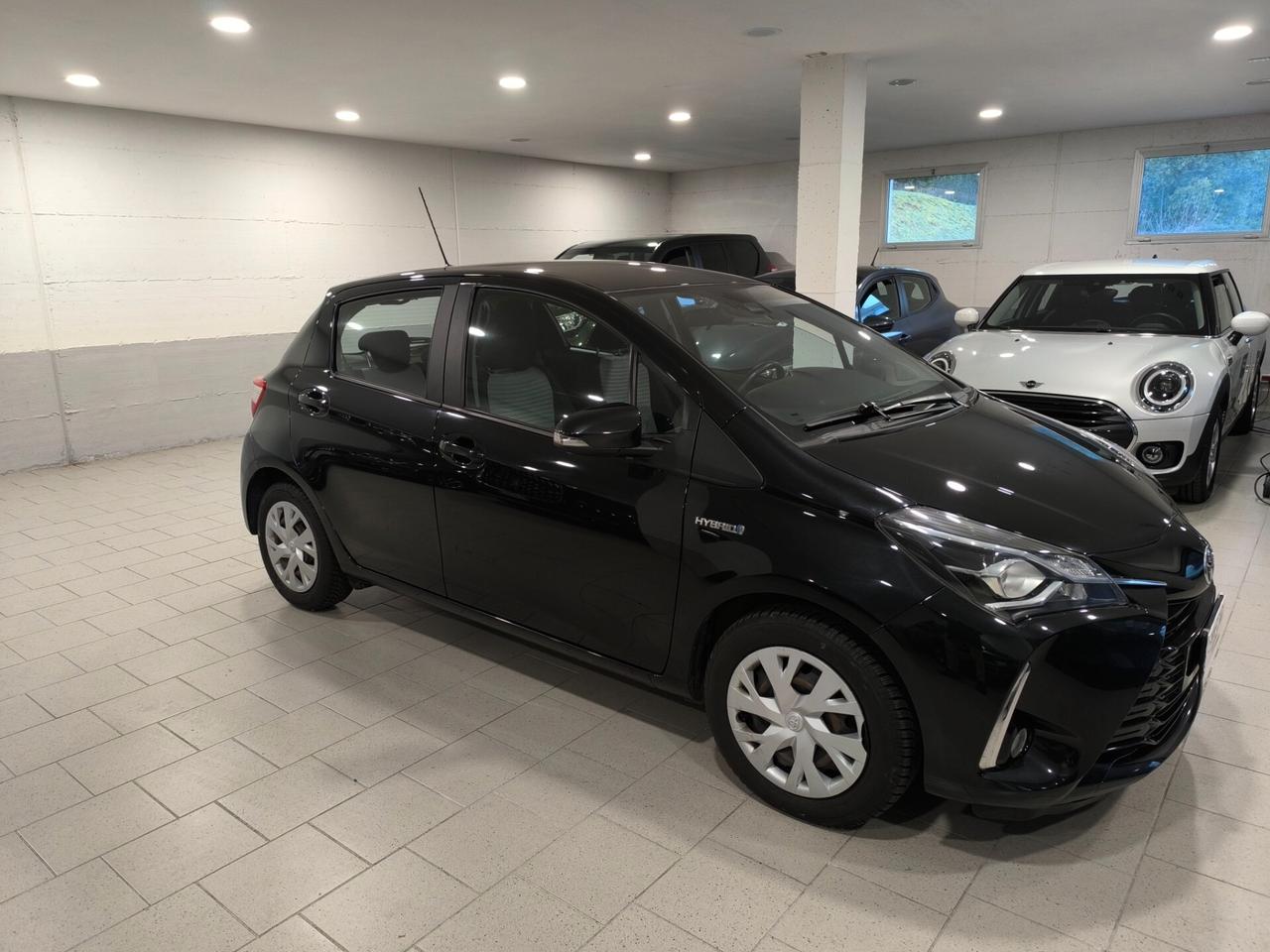 Toyota Yaris 1.5 Hybrid 5 porte Business