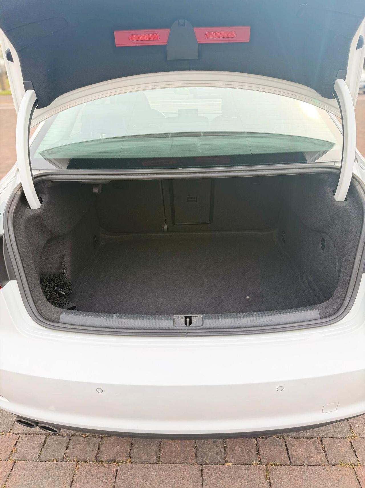 Audi A3 Sedan 1.4 TFSI COD ultra Ambiente