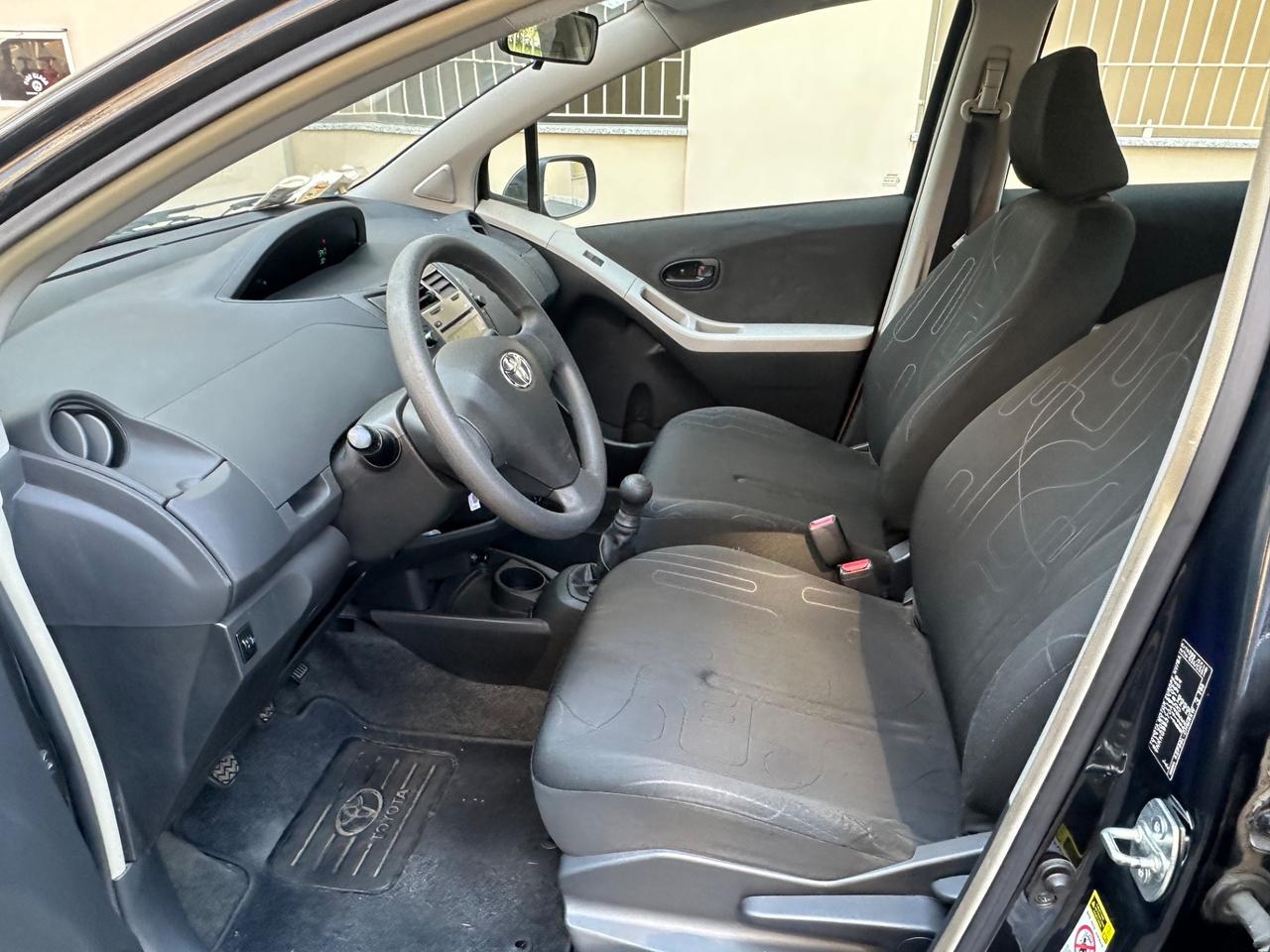 Toyota Yaris 1.0 5 porte - ok neopatentati - 56000 km