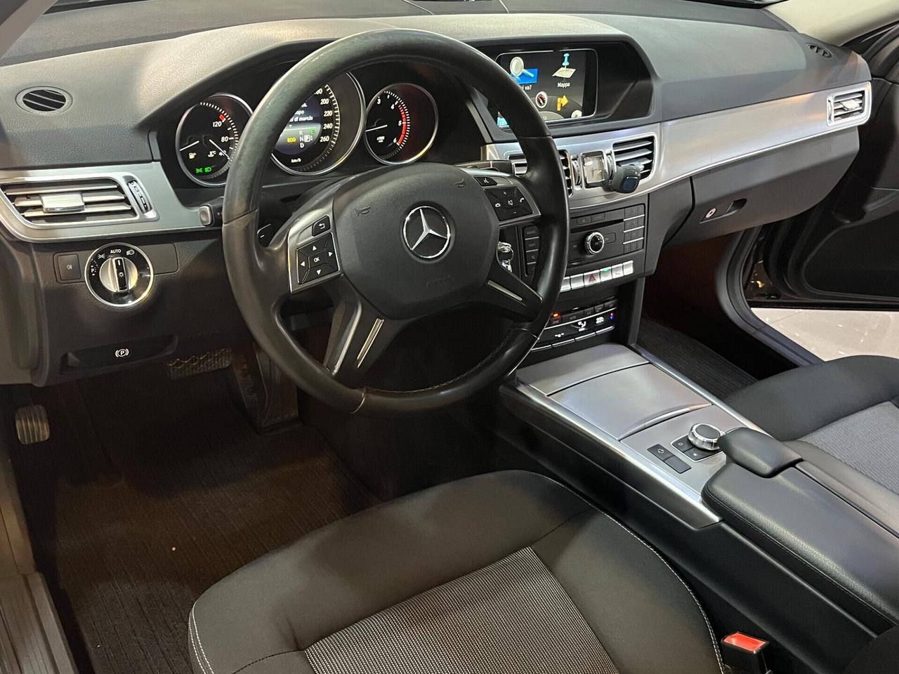 Mercedes-benz E 200 2.2 bt Premium auto
