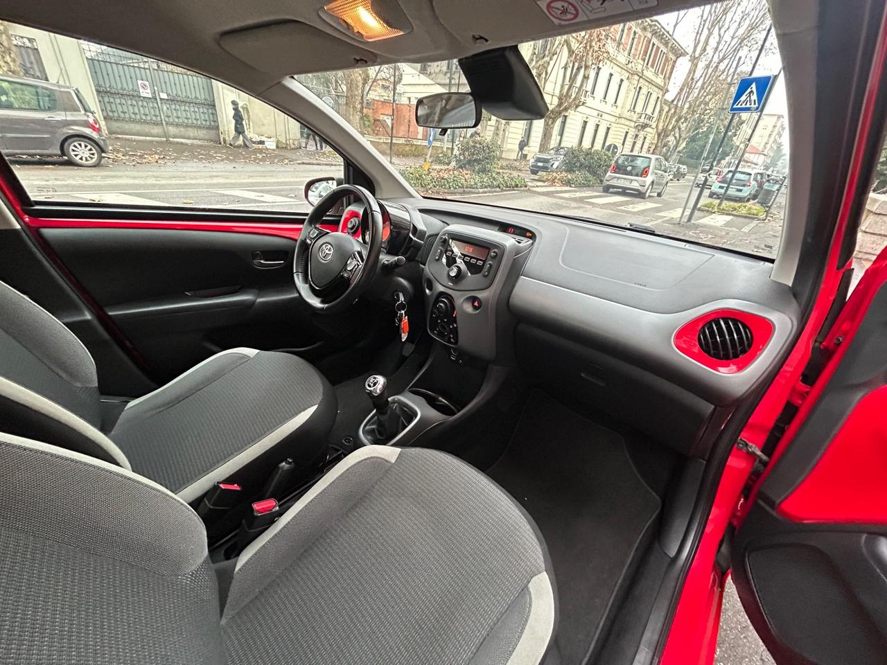 Toyota Aygo Connect 1.0 x-clusiv 72cv 5p *90000KM*NEOPATENTATI*