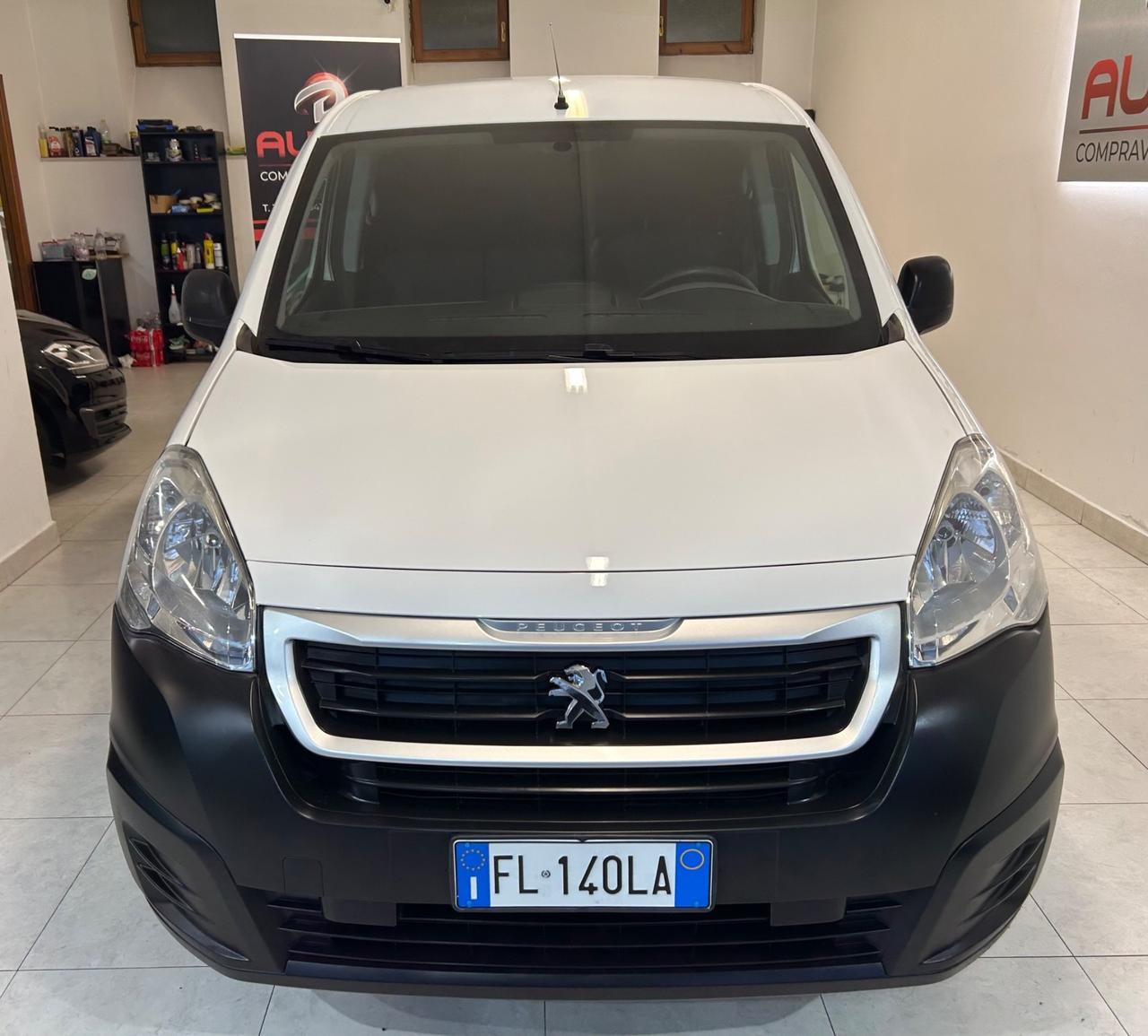 Peugeot Partner 1.6 hdi 73kw 2017 NO IVA ESPOSTA