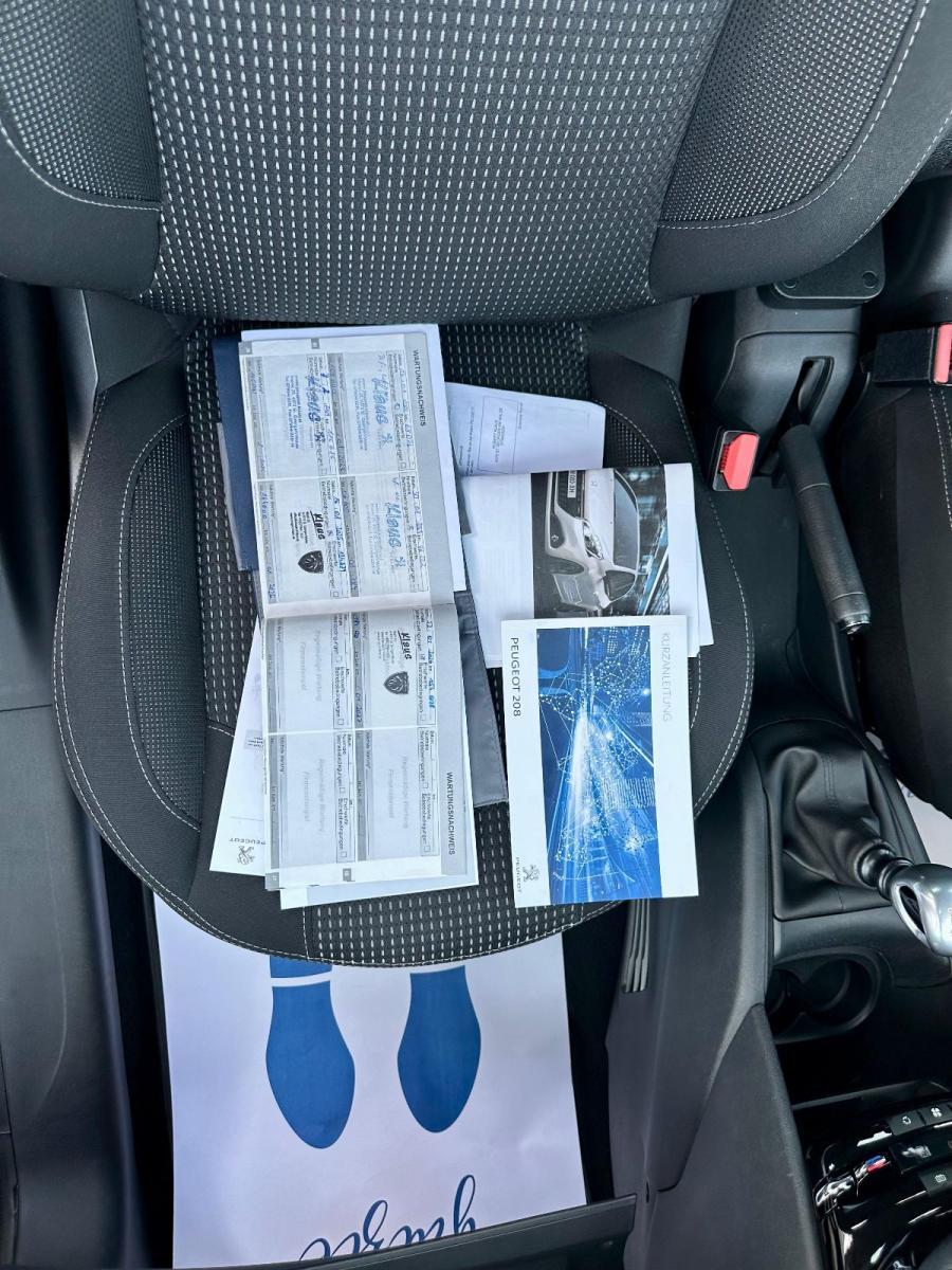 PEUGEOT - 208 - BlueHDi 100 S&S 5p. Allure Navi Pack